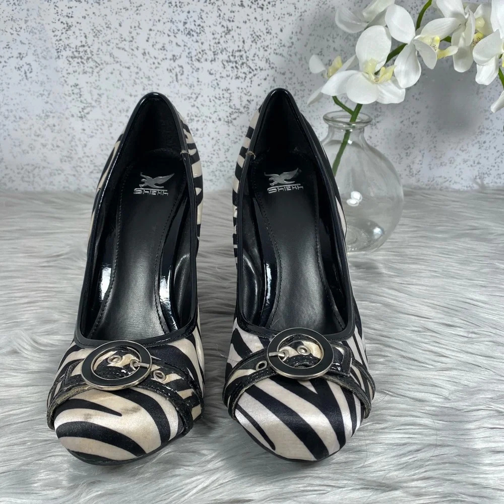 🆕 Shiekh Black and Zebra Wedge with Buckle Accent